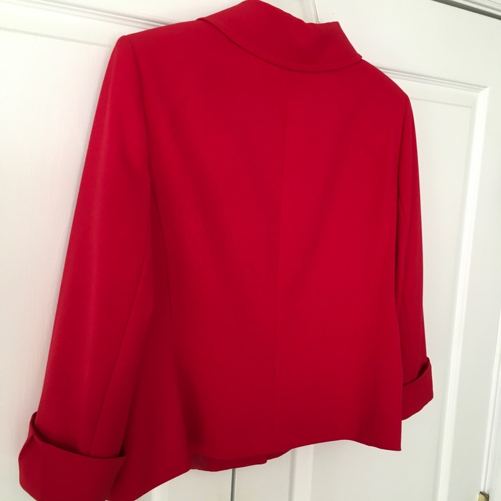Red jacket - Picture 4 of 4